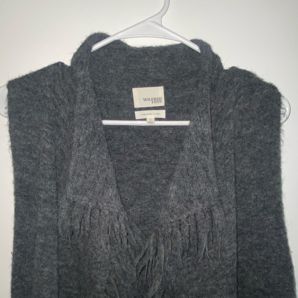 Aritzia Wilfred Free Sweater